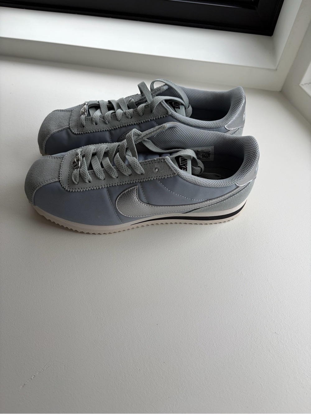 Nike Women’s Sneakers Size 8